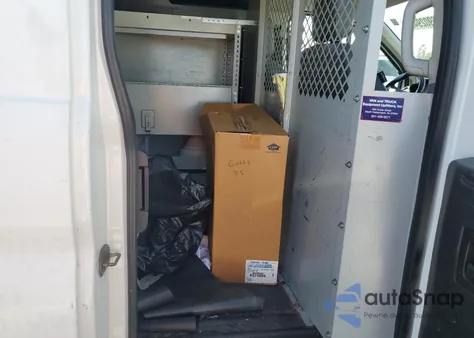 2017 Ford Transit T-250 z USA, uszkodzony, nr VIN 1FTYR1ZM9HKB06256